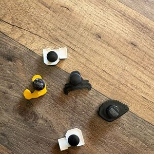 CROCS Jibbitz Charms in Black and Yellow